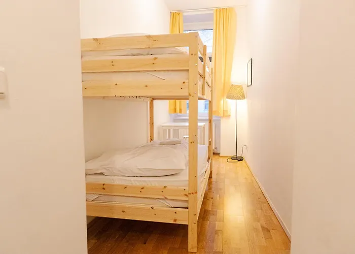 Lovely 3Br Shared Apt Near Belvedere Great For Long Stays
