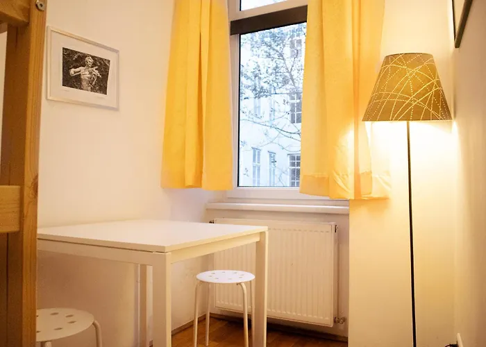 Lovely 3Br Shared Apt Near Belvedere Great For Long Stays